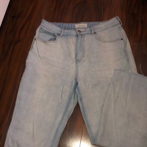 Light washed mom jeans